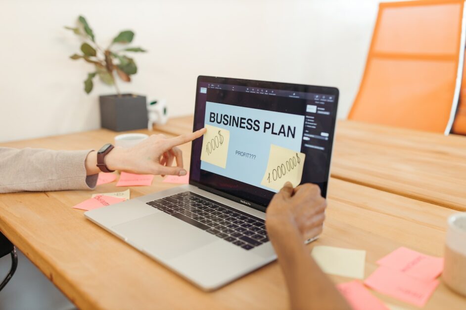 membuat rencana bisnis atau business plan