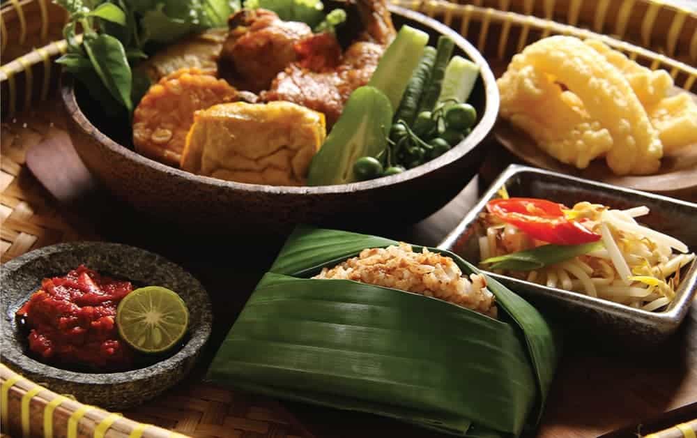 nasi tutug oncom makanan khas bandung