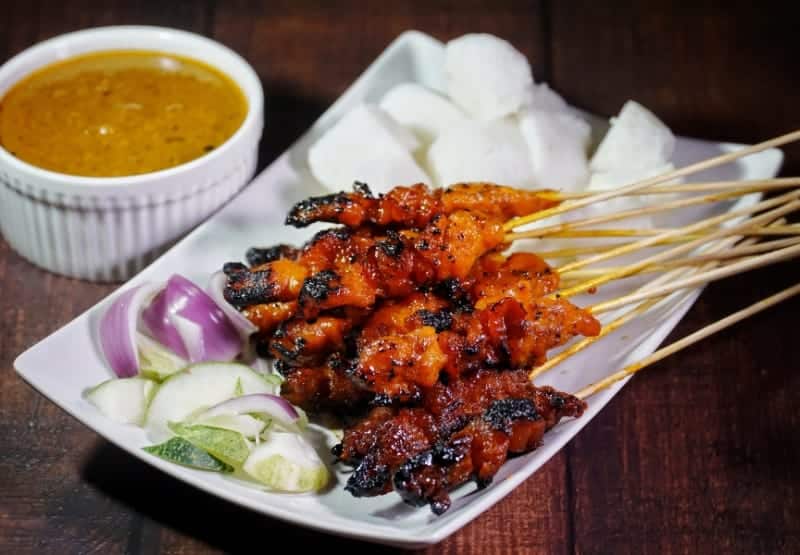 peluang besar membuka bisnis masakan indonesia sate ayam