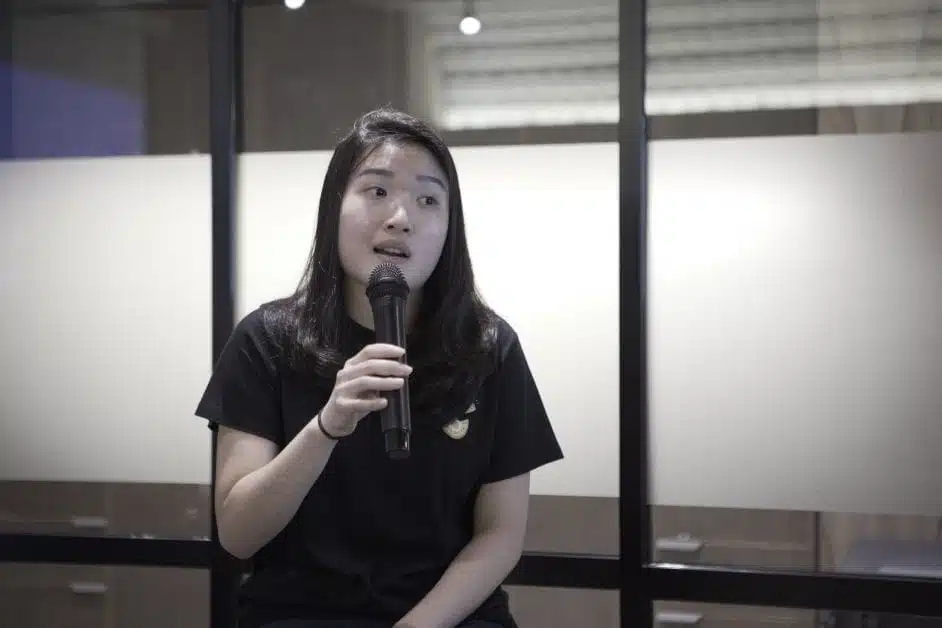 Devina dalam talkshow Jurnal Entrepreneur bertajuk Strategi Menyusun Laporan Keuangan untuk Memikat Hati Investor yang berlangsung di GoWork Menara Rajawali, Jakarta, Senin (20/2) Devina dalam talkshow Jurnal Entrepreneur bertajuk Strategi Menyusun Laporan Keuangan untuk Memikat Hati Investor yang berlangsung di GoWork Menara Rajawali, Jakarta, Senin (20/2)