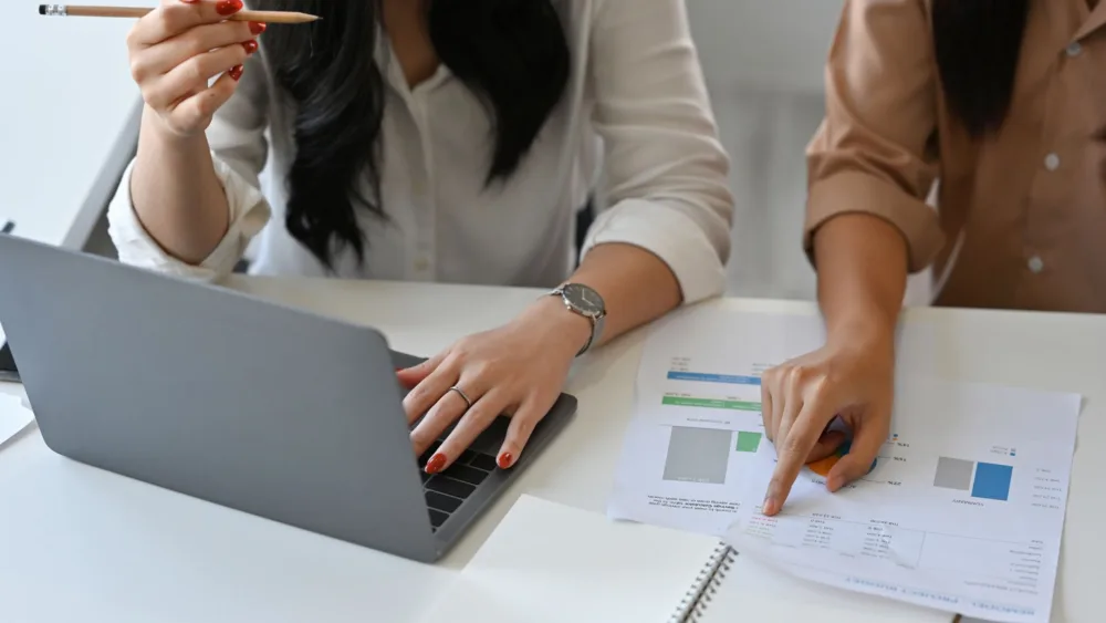 bisnis database