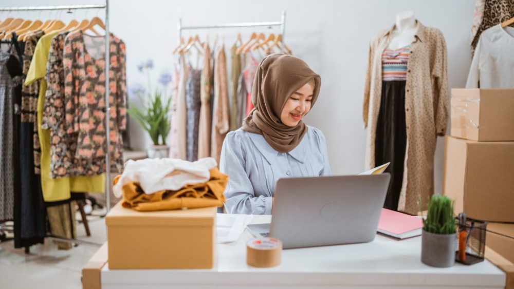 pembukuan fashion online shop sederhana