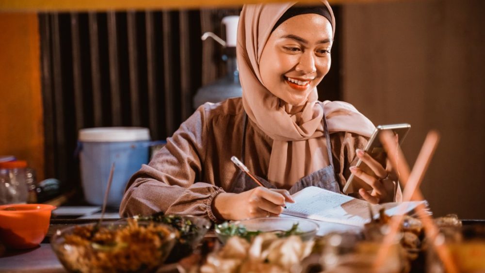 contoh pembukuan warung makan sederhana